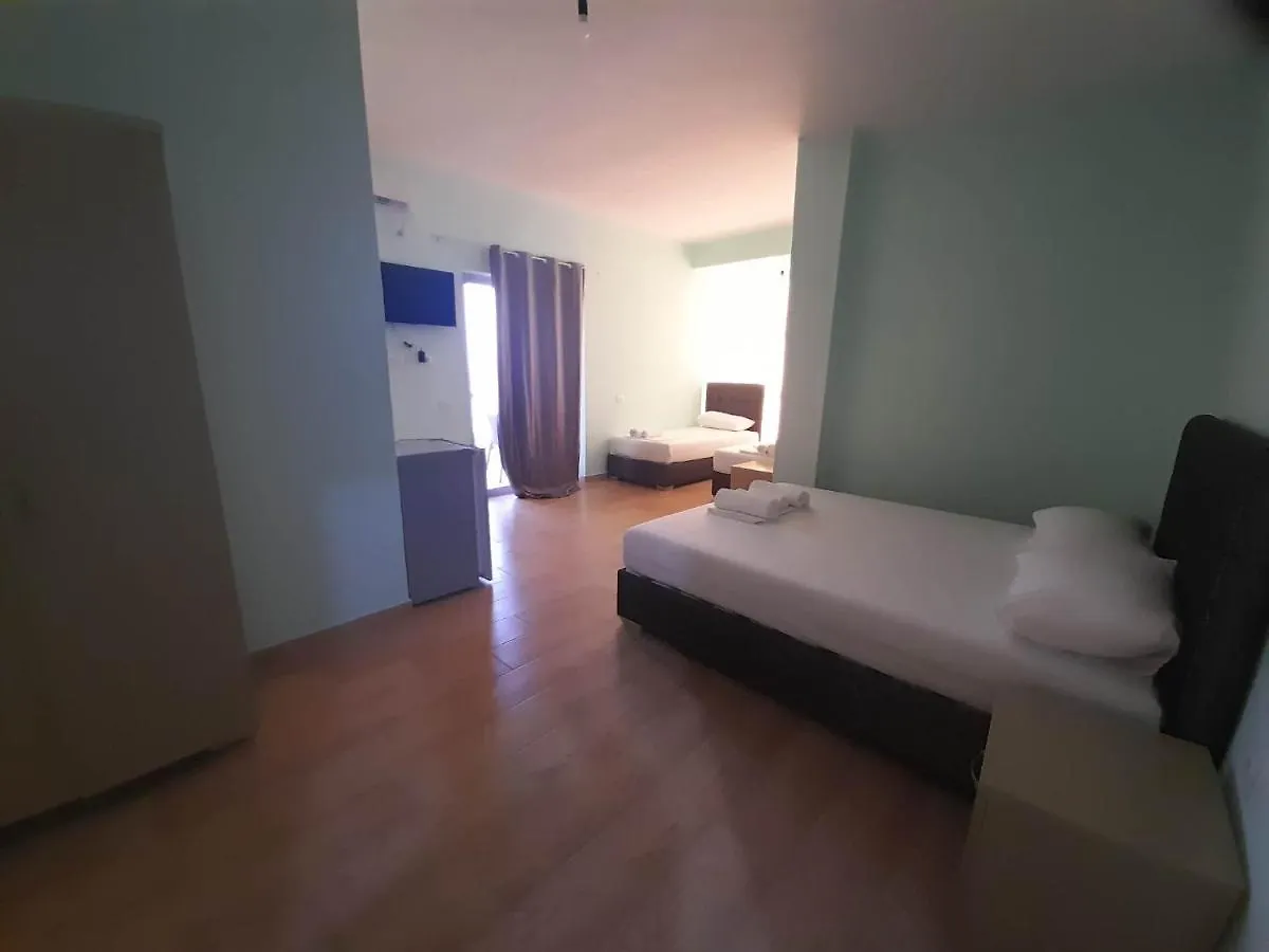 Dhanil Hotel Borsh - Himare 0*,  Albanië