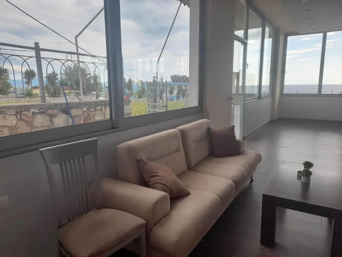 Dhanil Hotel Borsh - Himare Albanië